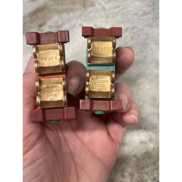 VTG Hallmark Keepsake Ornament 1991 Claus & Co. R.R. PASSENGER & CABOOSE Train - Picture 6 of 6